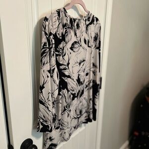 Chico's Monochrome Floral Tunic Size 3